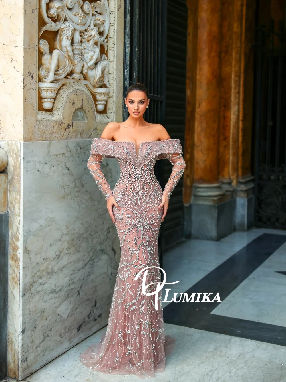 

Luxury Dubai Style Nude Pink Mermaid Evening Gown Off Shoulder Long Sleeve Heavy Crystal Beaded Formal Party Dress For Women