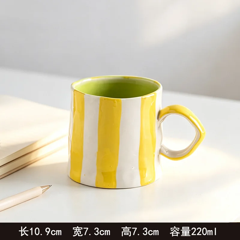 Keramische handgemaakte koffiekop met hoge esthetiek, handgeschilderde gestreepte mok, ontbijtkop voor gezinnen en homestays, gepersonaliseerde waterkop voor koppels.