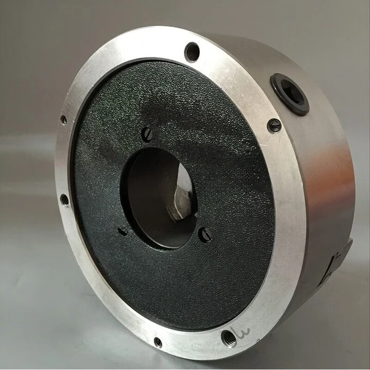 Three-jaw chuck lathe self-centering chuck