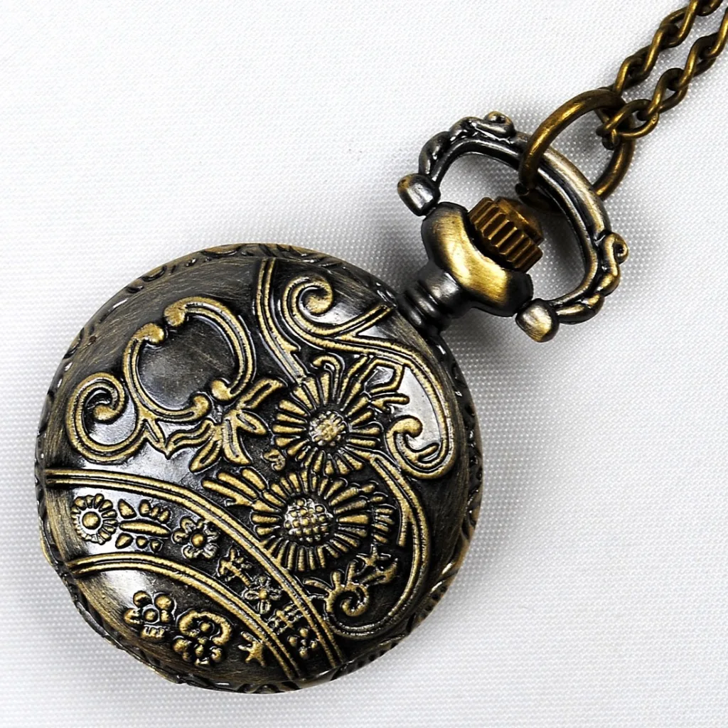 Luxury Cute Sliver Dial Quartz Pocket Watch for Men Women Eagle Rose Flower Engraved Case Fob Chain Pendant Necklace Clock Gifts