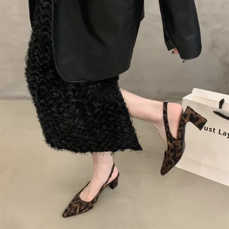 

Black Sandals Women Summer New Fashion Women's Sandals Pointed Pumps Women Shoes Office Dress Shoes Sexy Square Heels High Shoes