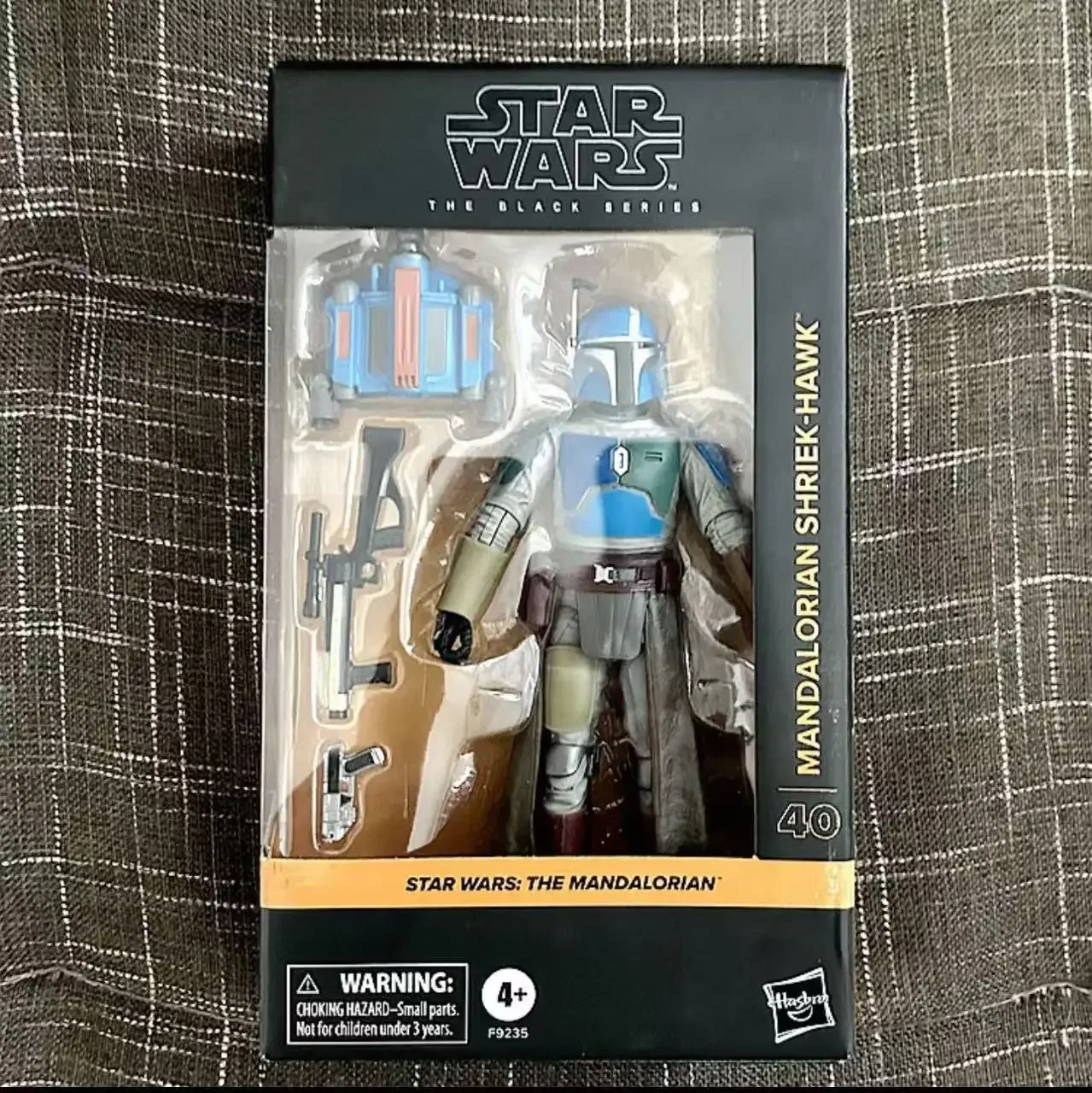 

In stock Hasbro Star Wars Mandalorian Screaming Eagle Figure Toys