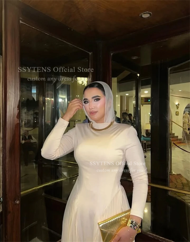 فساتين حفلة موسيقية من SSYTENS بلون الشمبانيا الخفيفة المتواضعة وأكمام طويلة بطول الكاحل في دبي فساتين حفلات الحدث الإسلامية لرمضان حسب الطلب