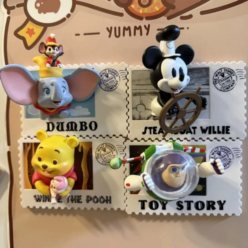ของแท้ Disney ANNIVERSARY 100 Retro Stamp Series กล่องตาบอดน่ารักตู้เย็นแม่เหล็กสะสม Surprise ของเล่นเด็กของขวัญ