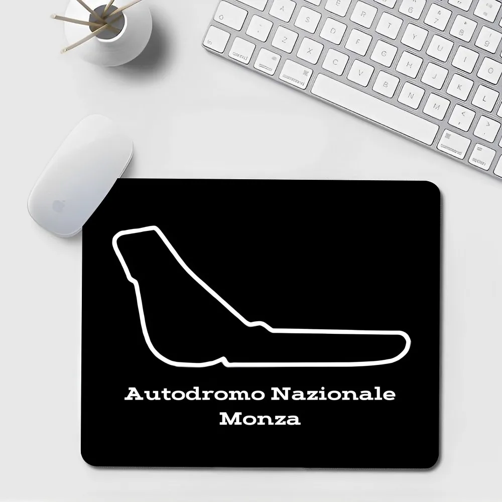 Black And White Silhouettes F-FormulaES 1 Race Tracks Floor Mat Small Office Computer Desk Mat Table Keyboard Big Mouse Pad