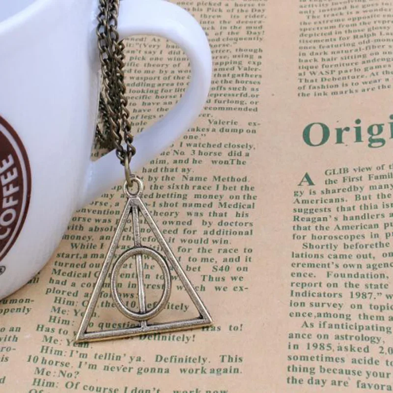 Harries Death Triangle Pendant Necklace Magic Academy Potters Magic Wand Coaplay Prop Fashion Necklaces Jewelry Gift for Couple