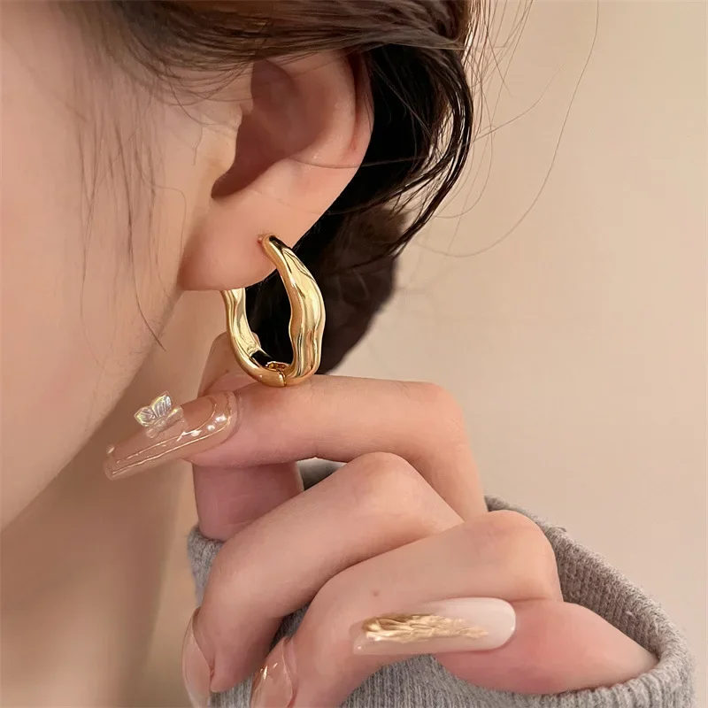 Vintage Metal Geometry Hoop Earring Fashion New Design Irregular Minimalist Earrings for Women Fashion Jewelry Gift 2023