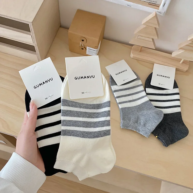 

4 Pairs Vibrant Stripes Ankle Socks Women-Lightweight,Breathable,Comfortable,Black Low Tube Womens Stocks