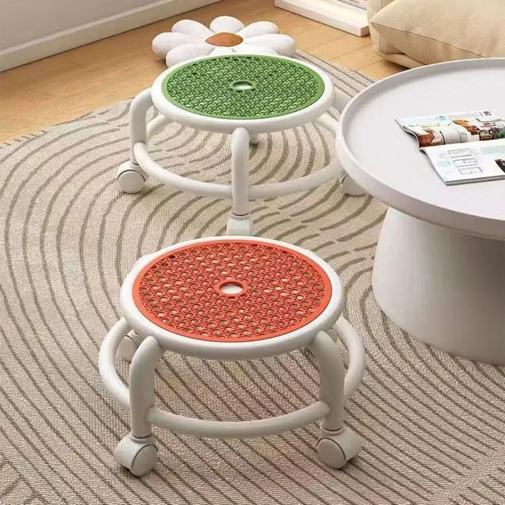 

Универсальное колесо 360° ° Поворотный табурет на колесиках, шкив небольшого размера, пластиковые низкие табуреты, многофункциональные удобные домашние табуреты для маникюрного салона