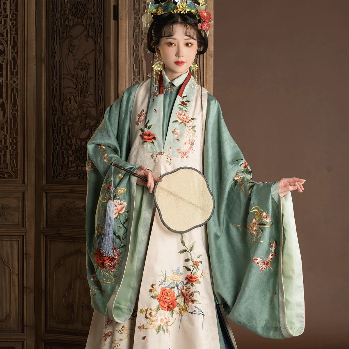 زي الرقص القديم الأنيق للنساء ، Hanfu الصينية التقليدية ، ملابس أداء المسرح المطرزة بشكل جميل ، عالية الجودة