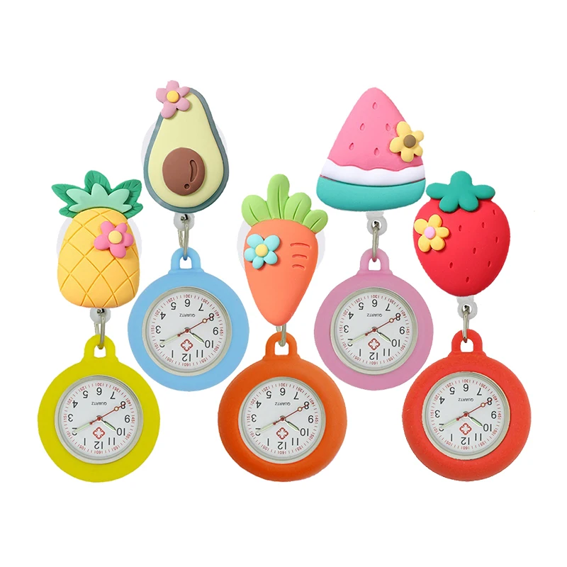 YIJIA-relojes de enfermera de bolsillo con carrete de insignia retráctil de fruta de dibujos animados para Hospital, con funda de silicona y puntero luminoso