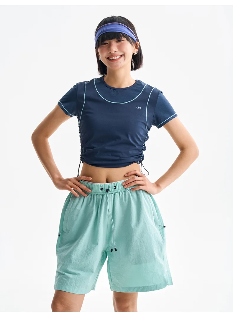 Schnell trocknendes, schmal geschnittenes Crop-Top für Damen – atmungsaktives Sport-T-Shirt mit Kontrastnähten für Fitness und Laufen – Detail 11