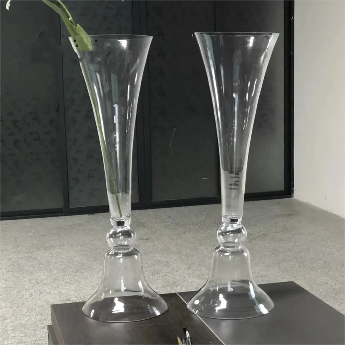 4pcs)Hot sale wedding decor 80 cm tall reversible trumpet flower arrangement glass vase