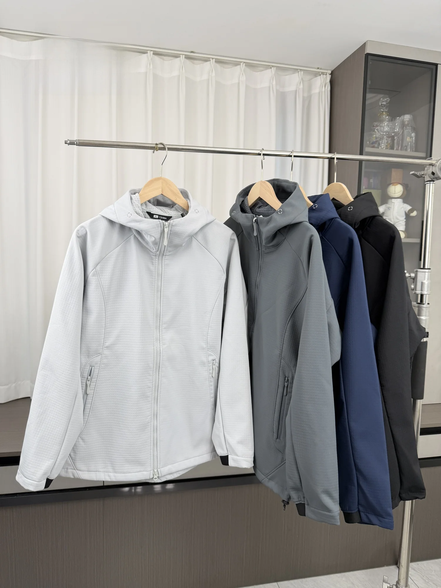 Mountain Series Functional Men's Outdoor Jacket Windproof Black Tech Hat Integrated Autumn Winter Fashion Urban Style Coat