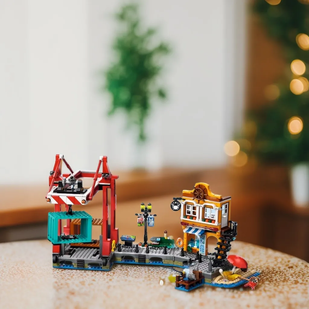 

Compatible MOC Sets City Series Seaside Harbor with cargo ship model container cranes and boats Children's Toys Assembling Gifts