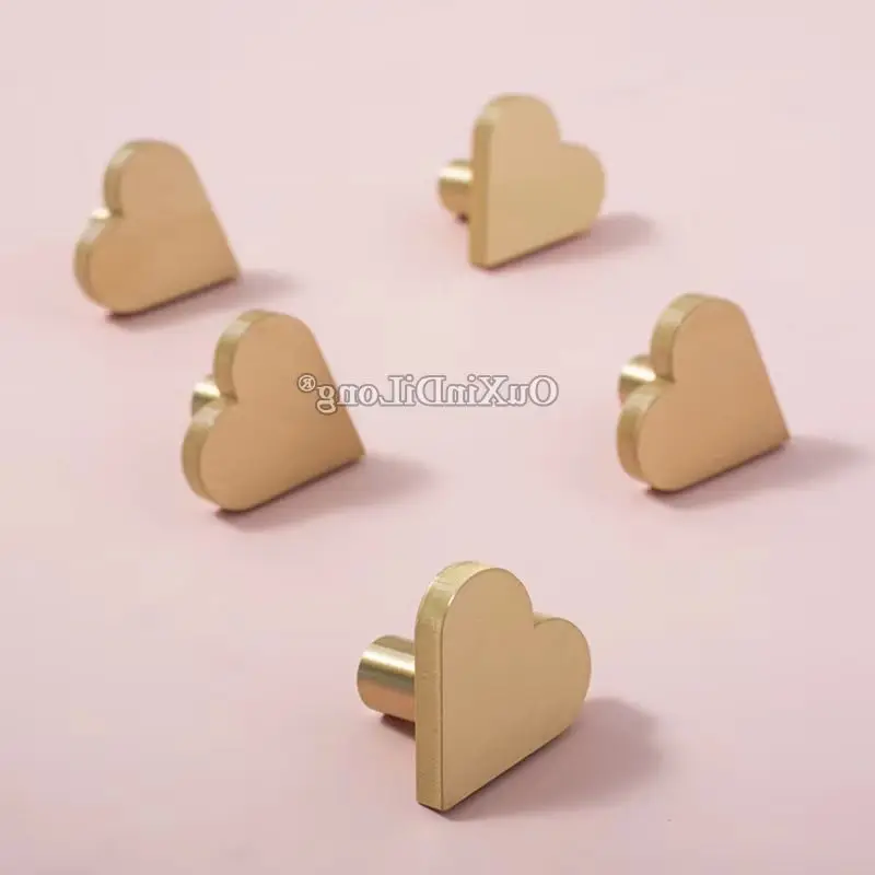 

Европейские 4 шт., твердые латунные мебельные ручки в форме сердца, ручки для выдвижных ящиков, шкаф, кухонный винный шкаф для телевизора, ручки и ручки