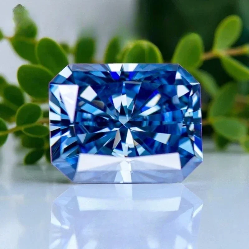 Natürlicher, königsblauer Moissanit-Edelstein im Radiantschliff für Charms, Damenschmuck, mit Zertifikat – Detail 2