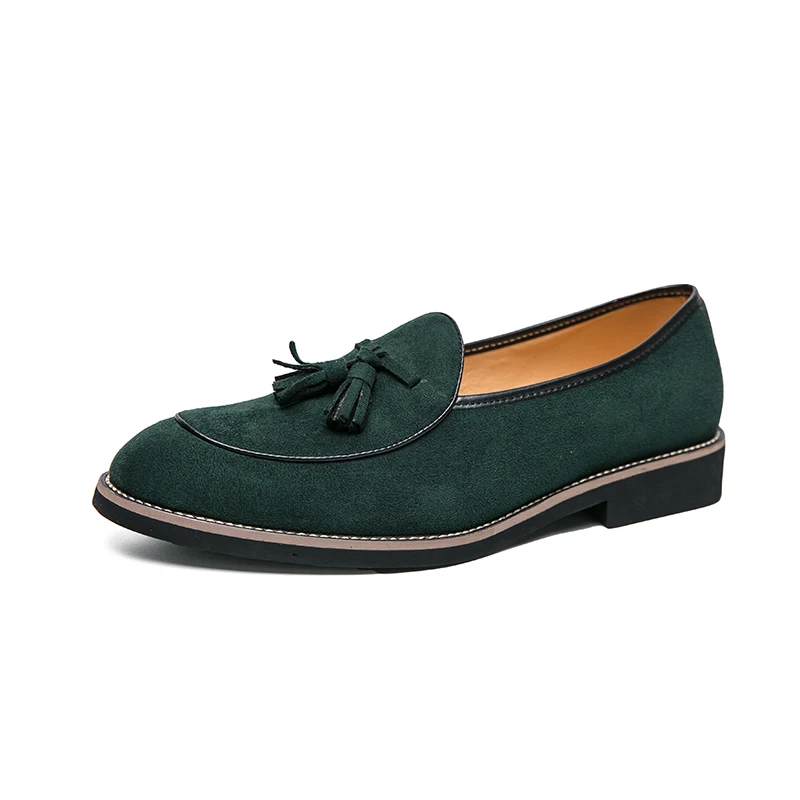 Hot Selling Men\'s Suede Shoes Europe America Tassel Green Men\'s Casual Shoes Soft Soled Comfortable Flat Bottomed Driving Shoes