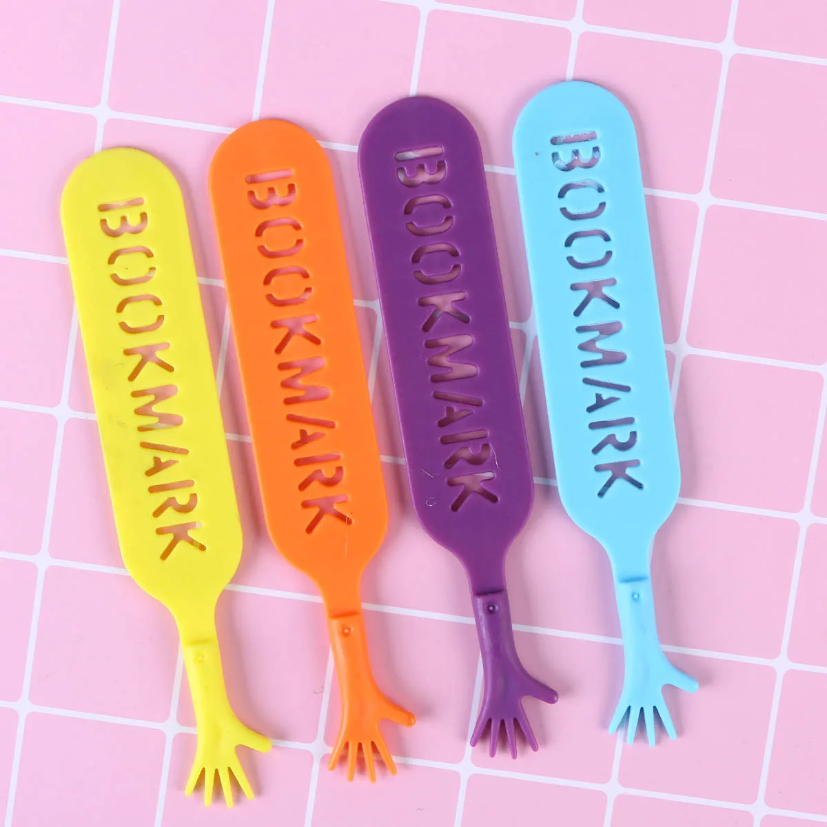 4pcs Bookmarks Hand Shape Design Multifunctional Portable Page Marker For Students Office School Supplies Plastic Bookmark