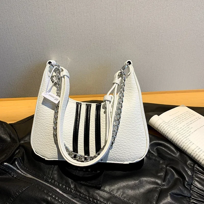 

2025 New! Stylish French Baguette Underarm Bag | High-Grade Niche Design | Chain Strap + Contrast Color Accents | Chic for Beach