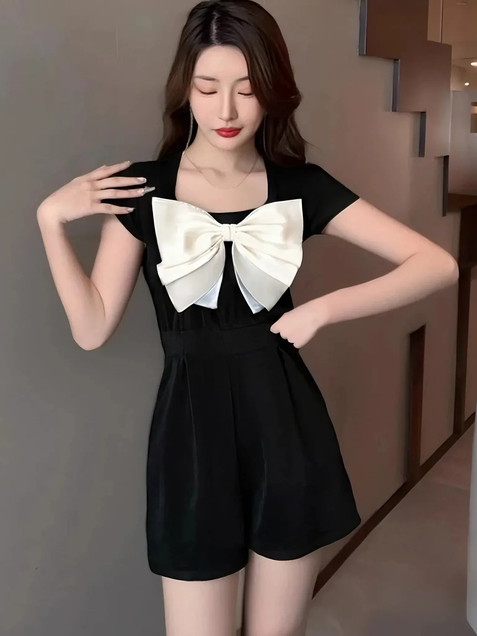 

Slimming Effect Black Square Collar Casual Large Bowknot Women's Pants High Waist Short Pants Polyester Fiber