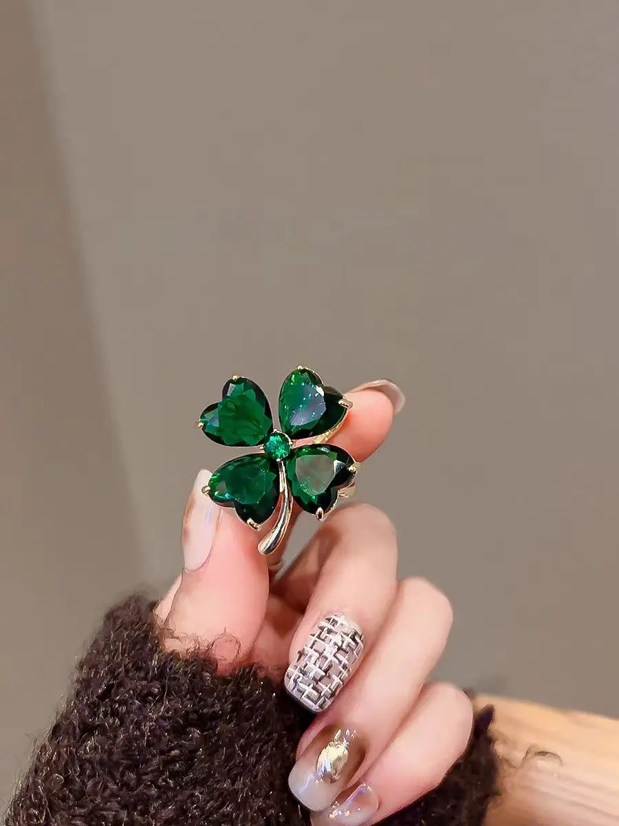 Elegant Green Lucky Four Leaf Clover Brooches For Women Retro Emerald Crystal Lapel Pin Wedding Clothing Jewelry Accessories