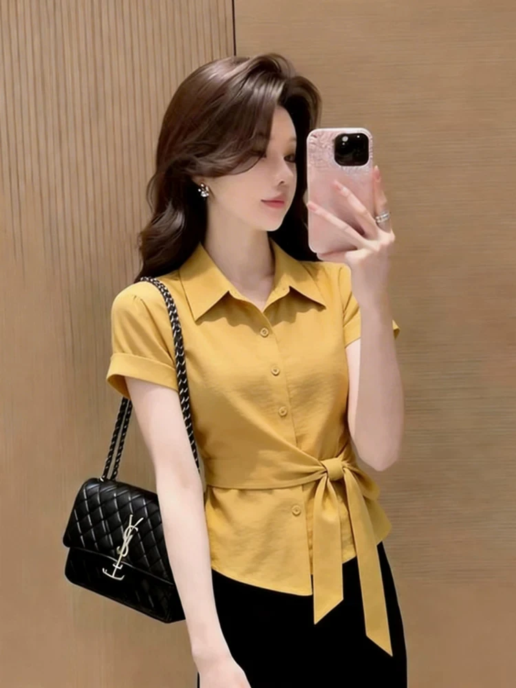 

Retro Waist-Cinching Yellow Short-Sleeve Shirt Women's Summer 2026 Design Flip Collar Elegant Unique Top Korean Style Regular...