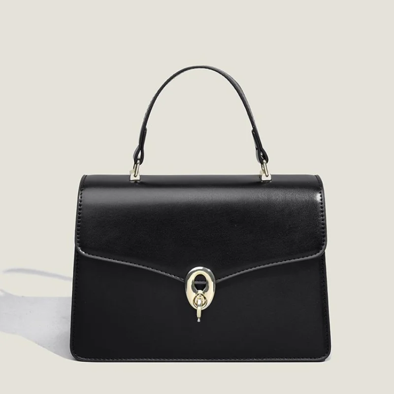 

Unique Minimalist Messenger Bag Trendy With Letter Logo Designer For Women Leisure Casual And Large Capacity Shopper