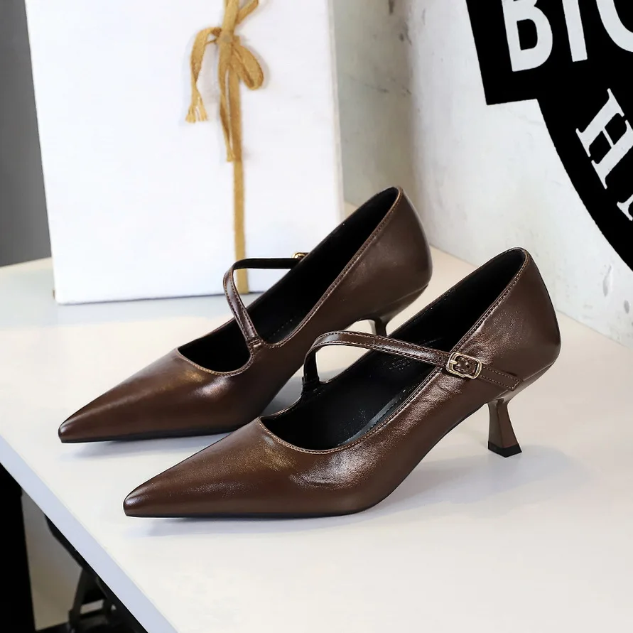 

Fashionable banquet high heels, stiletto heels, low-cut, pointed-toe, single strap, slimming mid-heel flats for women