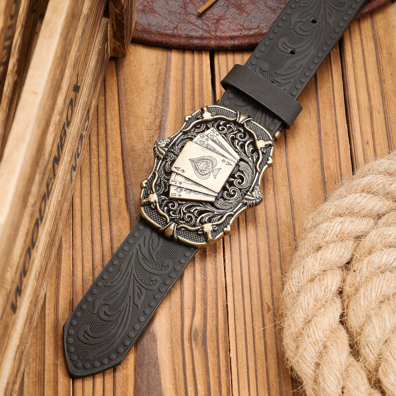 Ein Western-Schnallengürtel aus PU-Leder, geeignet für Männer und Frauen, ein einzigartiger und retro-brauner Gürtel (mit perforierten Nieten) – Detail 14