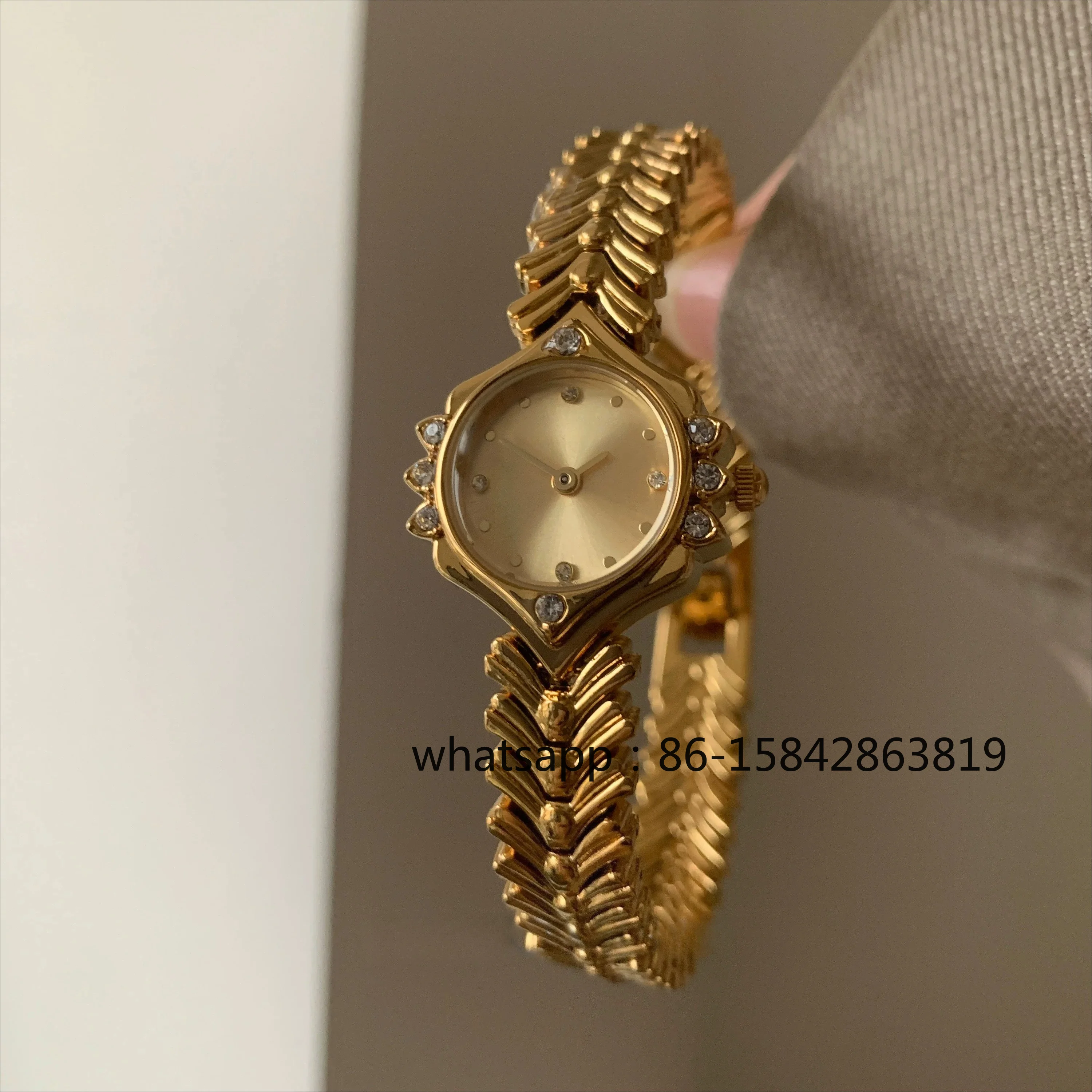 Retro, Medieval Style, Small Gold Watch, Extravagant, Light Luxury and Simple, White, Temperament Watch
