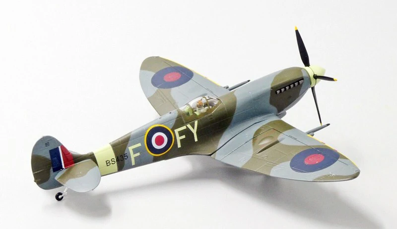 Fine 1/72 British Spitfire Fighter MK.IX Fighter Model 611 Squadron  Alloy finished product collection model