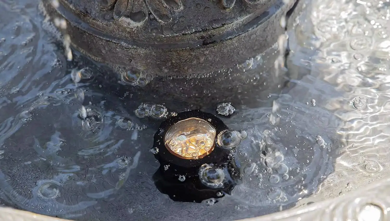 Fonte de piso externa Kenroy Home 51010ZC Ibiza com acabamento cinza, estilo clássico, 45" de altura, 25,5" de largura, 25,5" de profundidade, zinco