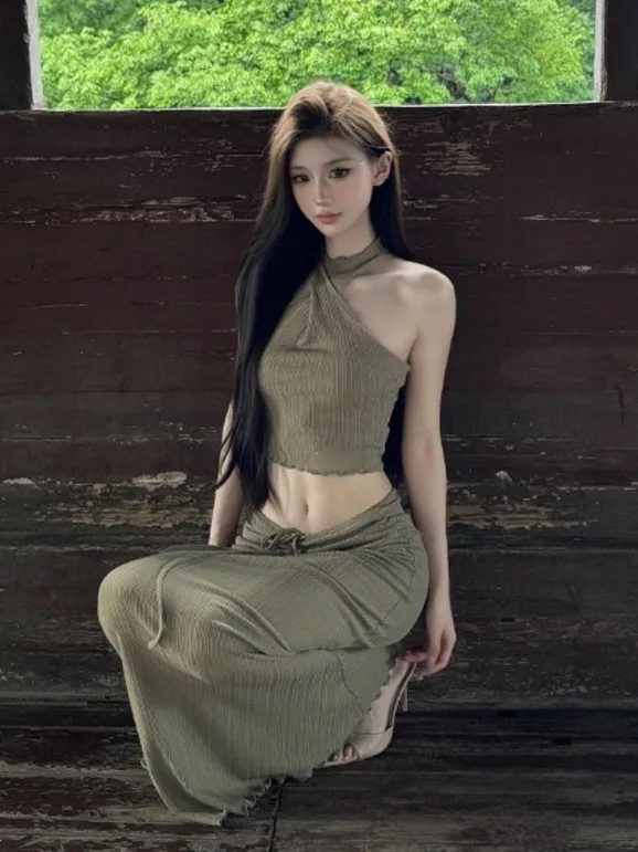 

Elegant Two-Piece Set Neck Hanging Top And Bodycon Skirt Mid-Length Summer Fashion Outfit for Young Women Cotton Blend