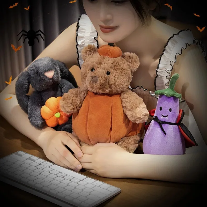 Oso de calabaza creativo, juguetes de peluche, conejo negro suave, auricular y capa de calabaza, muñeco de peluche de berenjena, truco o trato de Halloween