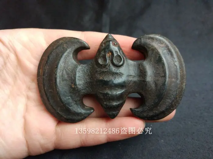 Hongshan culture ancient jade antique jade miscellaneous collection black iron meteorite bat jewelry old objects old Copper