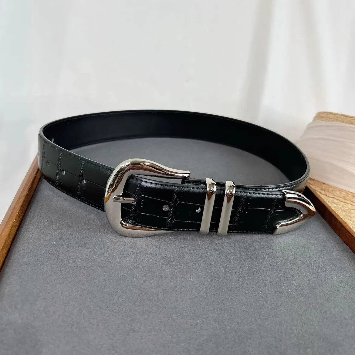 المرأة موضة الفضة مشبك جلد طبيعي أسود مشد الإناث Cummerbund معطف حزام فستان Decration حزام عريض J557