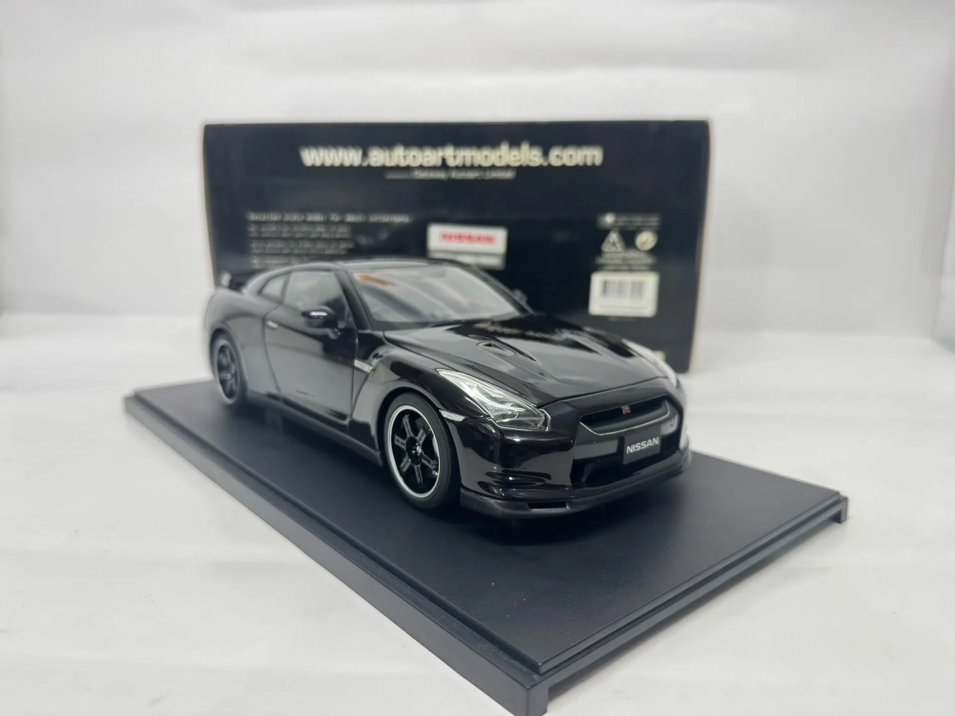 Autoart 1:18 R35 SpecV Black JDM Simulation Limited Edition All Open Alloy Metal Static Car Model Toy Gift