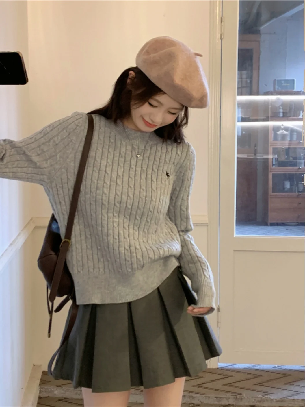 فضفاض طويل Sve محبوك سترة المرأة الخريف الشتاء الكورية Sle شيك كسول Sle المطرزة الملتوية تريكو الجولة Ne