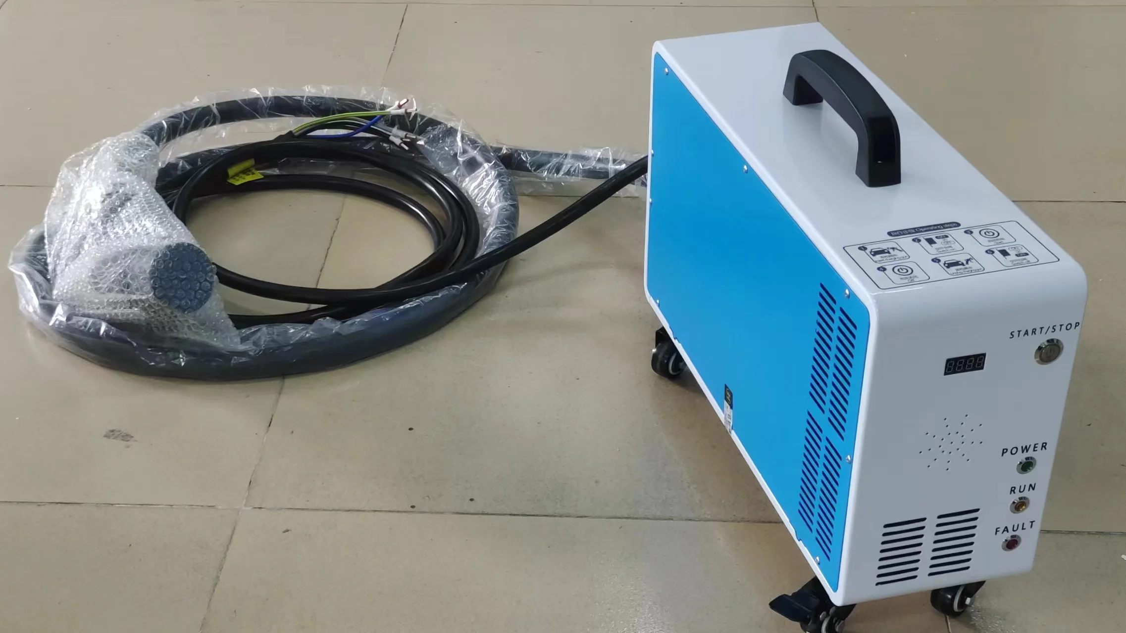 Movable CCS2 Type 2 15KW DC Fast EV Charger Charging Station Ev Portable Charger