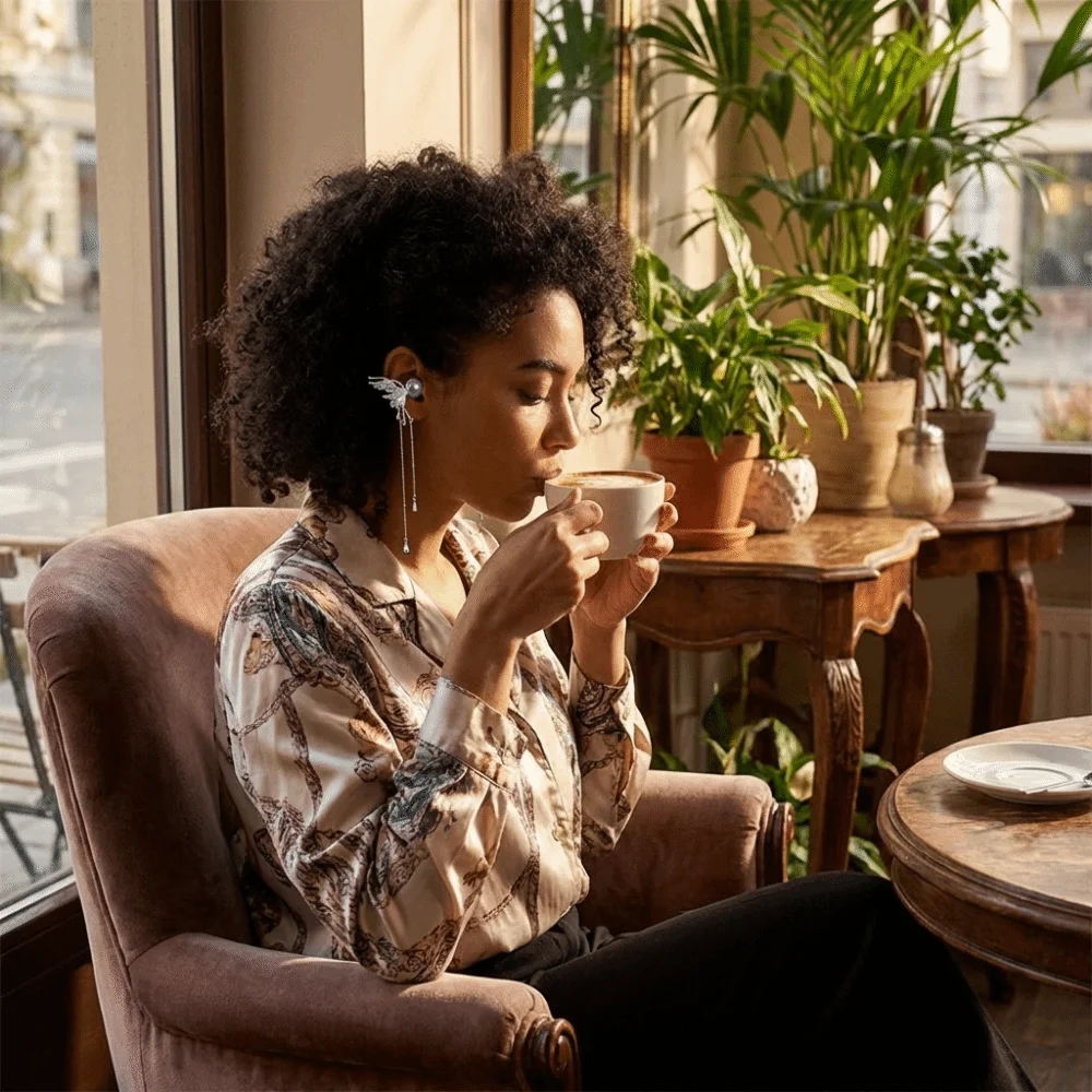 Креативные клипсы для наушников в форме бабочек с искусственными кристаллами, серебряные аксессуары для наушников, набор из двух штук, украшения для наушников с кисточками