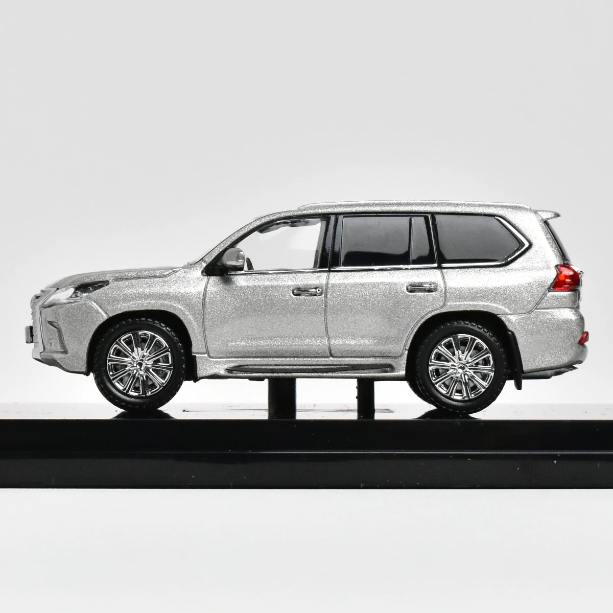 京商 1:64 LX570 ティーンエイジャーへのギフト ダイキャストモデルカー