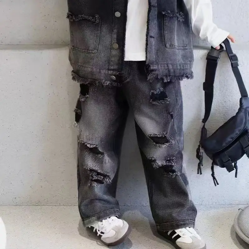 Colete + calças para meninos conjunto infantil 2 tamanhos 2025 nova primavera solta versão coreana retrô conjunto de colete jeans 2-8 anos