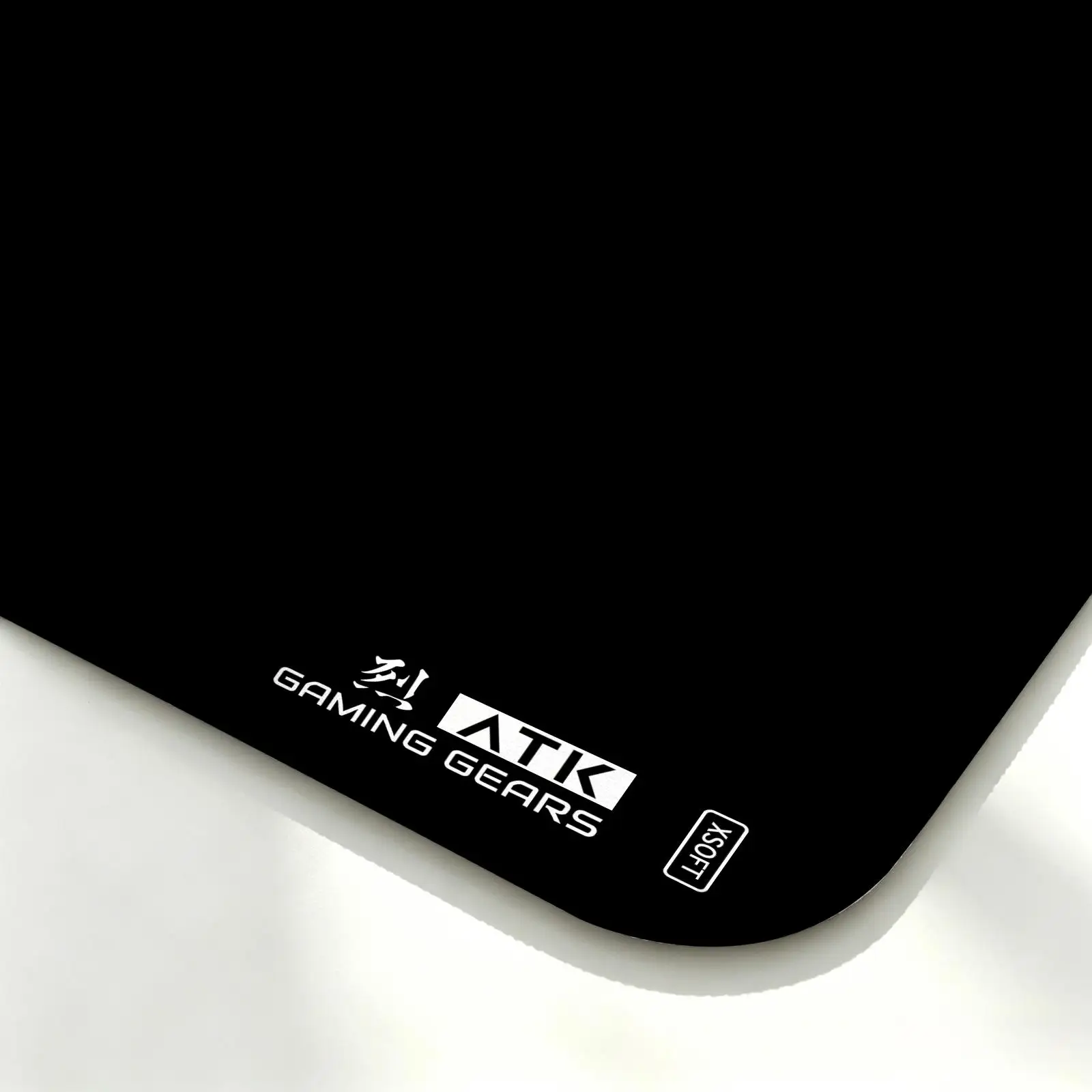 Podkładka pod mysz ATK XSOFT Blaze Series Regularna podkładka gamingowa, podkładka biurowa, mata na biurko pod laptopa, obszyte krawędzie, rozmiar S/M/L. — zdjęcie produktu 4