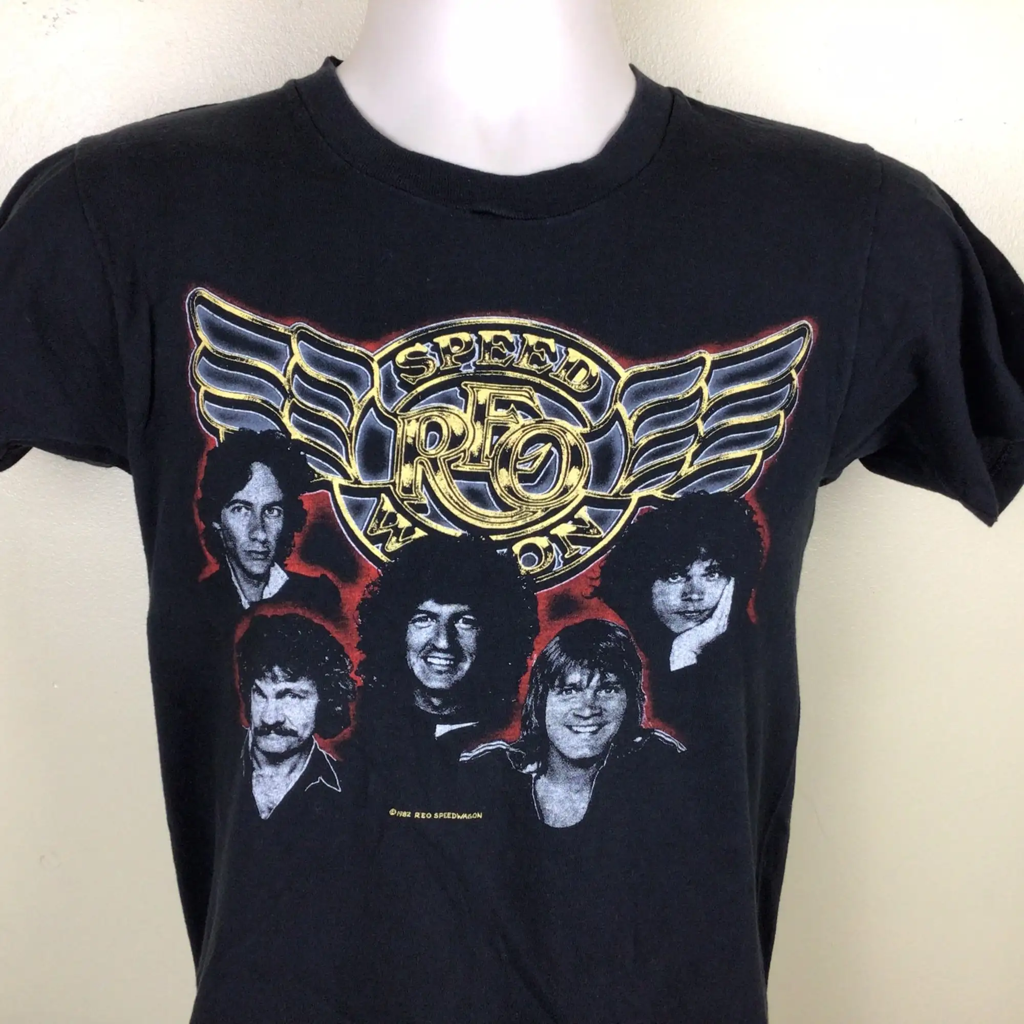 Vtg 1982 REO Speedwagon Concert TShirt Black S/M 80s Rock Band Pop Screen Stars