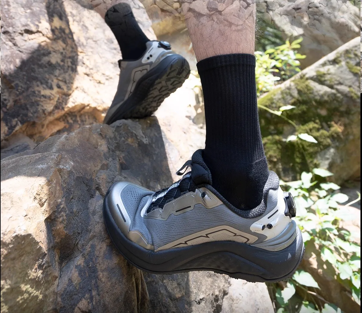 2025 New Hot Mens Hunting Boots Outdoor Hiking Mountaineering Sports Boots Hiking Shoes Winter Mountaineering Shoes