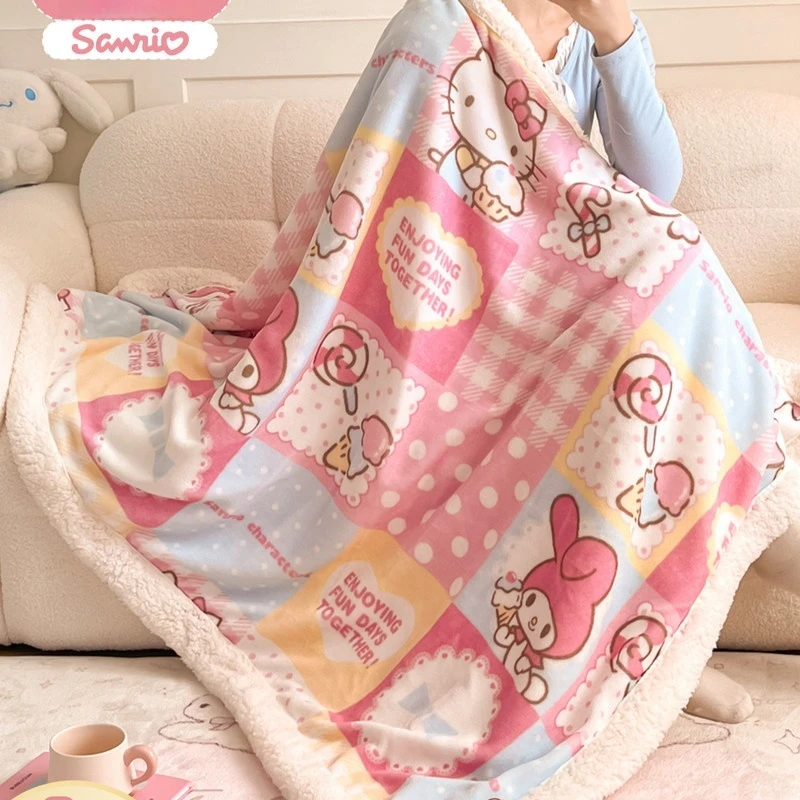 

Оригинальное одеяло Sanrio Kawaii с мультяшными персонажами: Hello Kitty, Kuromi. Мягкое, теплое одеяло из овечьего флиса для сна, утолщенное одеяло-шаль для общежития, подарки.