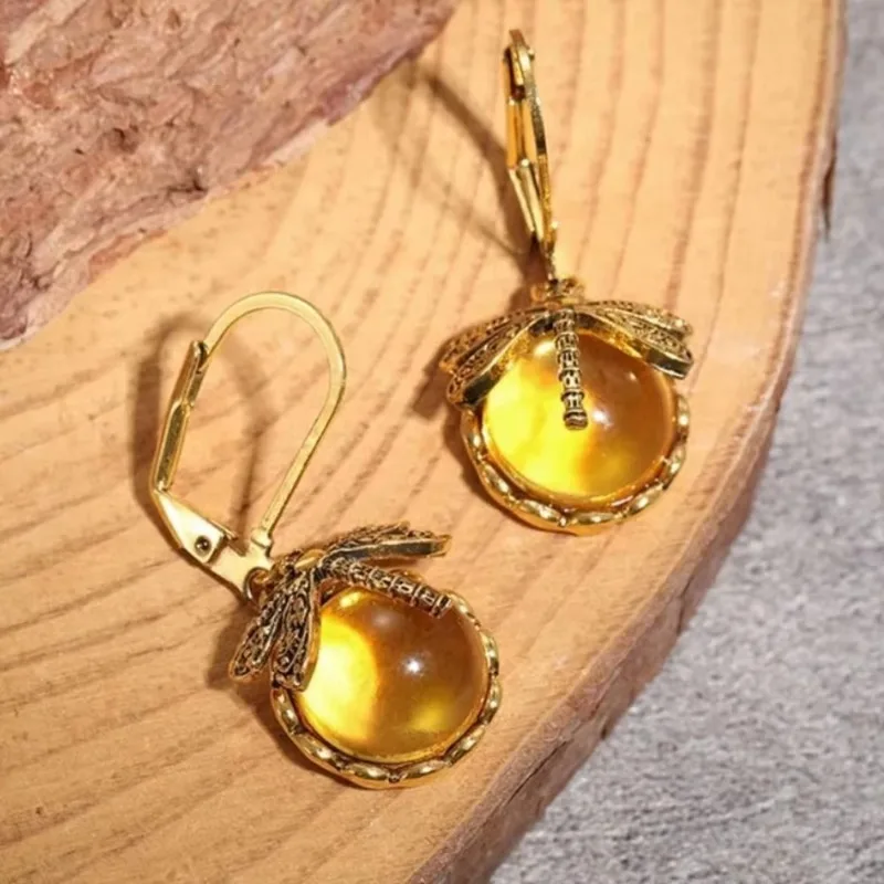 

Jianjie Light Luxury Women's Vintage Metal Dragonfly Shape Pendant Earrings Moonstone Drop Earring Elegant Accessories Trend