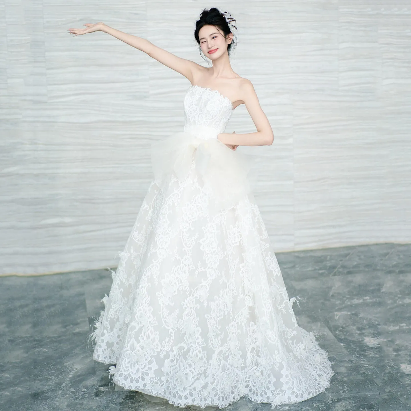 

High Quaity Lace Wedding Dress Strapless Lace-up Back High Waist Bridal Gwons with Bow Wedding Party Dress
