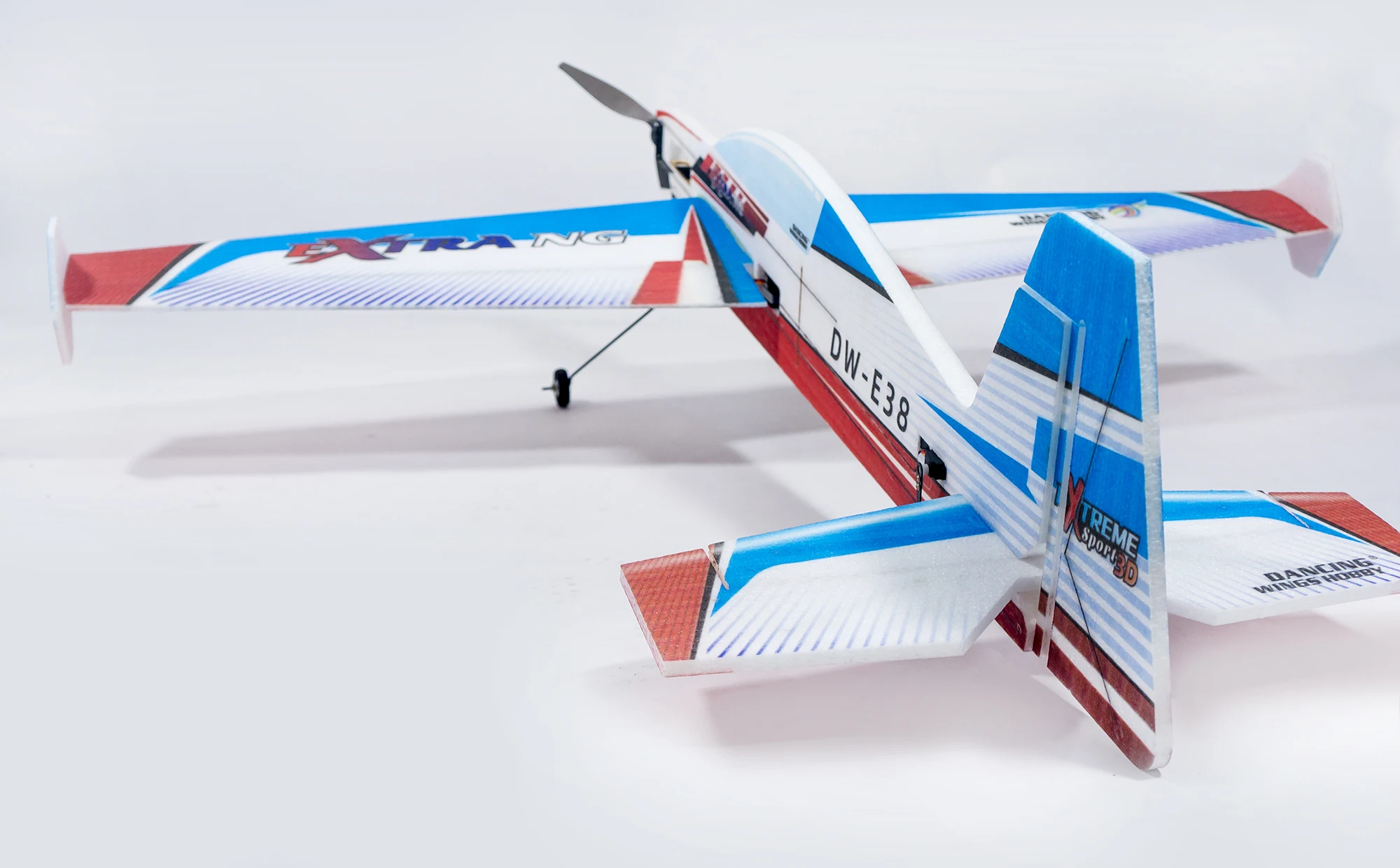 DW Hobby 1200mm Wingspan Extra - đánh giá và giá Outdoor Sport Hobbies